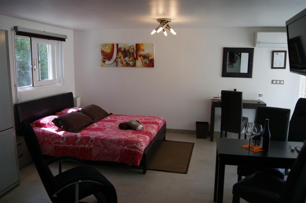 Studio D'Hotes Villa Castelnau Luaran gambar
